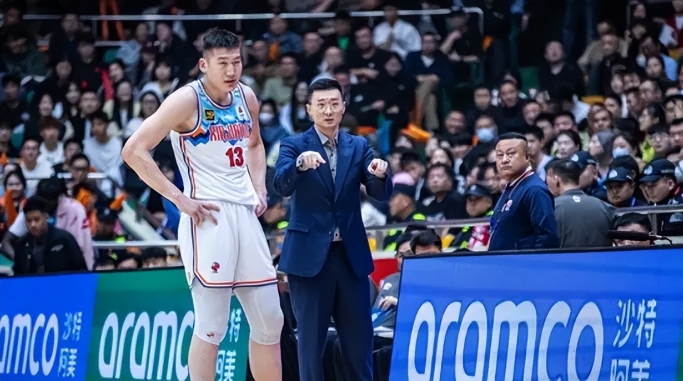 强加于他 强加于他